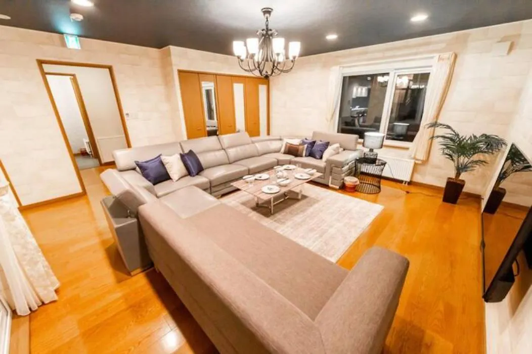 Villa The Worldwide House Sapporo Ferienhaus